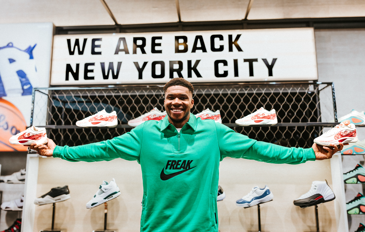 FOOT LOCKER X GIANNIS